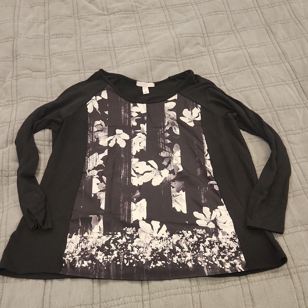 Elegant Black and White Floral Long Sleeve Top Size L! - Picture 1 of 7